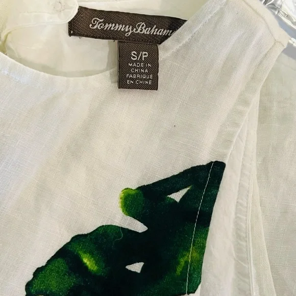 Tommy Bahama White Top with Green Leaf Design - Picture 3 of 3
